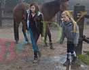 Badyhoeve is een terrein dat tot 3kinderen en hun pony's met de hond Djackson behoort.