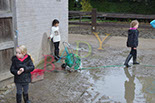 Badyhoeve is een terrein dat tot 3kinderen en hun pony's met de hond Djackson behoort.