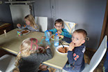 Badyhoeve is een terrein dat tot 3kinderen en hun pony's met de hond Djackson behoort.