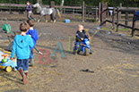 Badyhoeve is een terrein dat tot 3kinderen en hun pony's met de hond Djackson behoort.