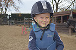 Badyhoeve is een terrein dat tot 3kinderen en hun pony's met de hond Djackson behoort.